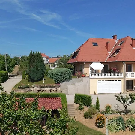 Erdgeschosssuite Mit Terrasse
